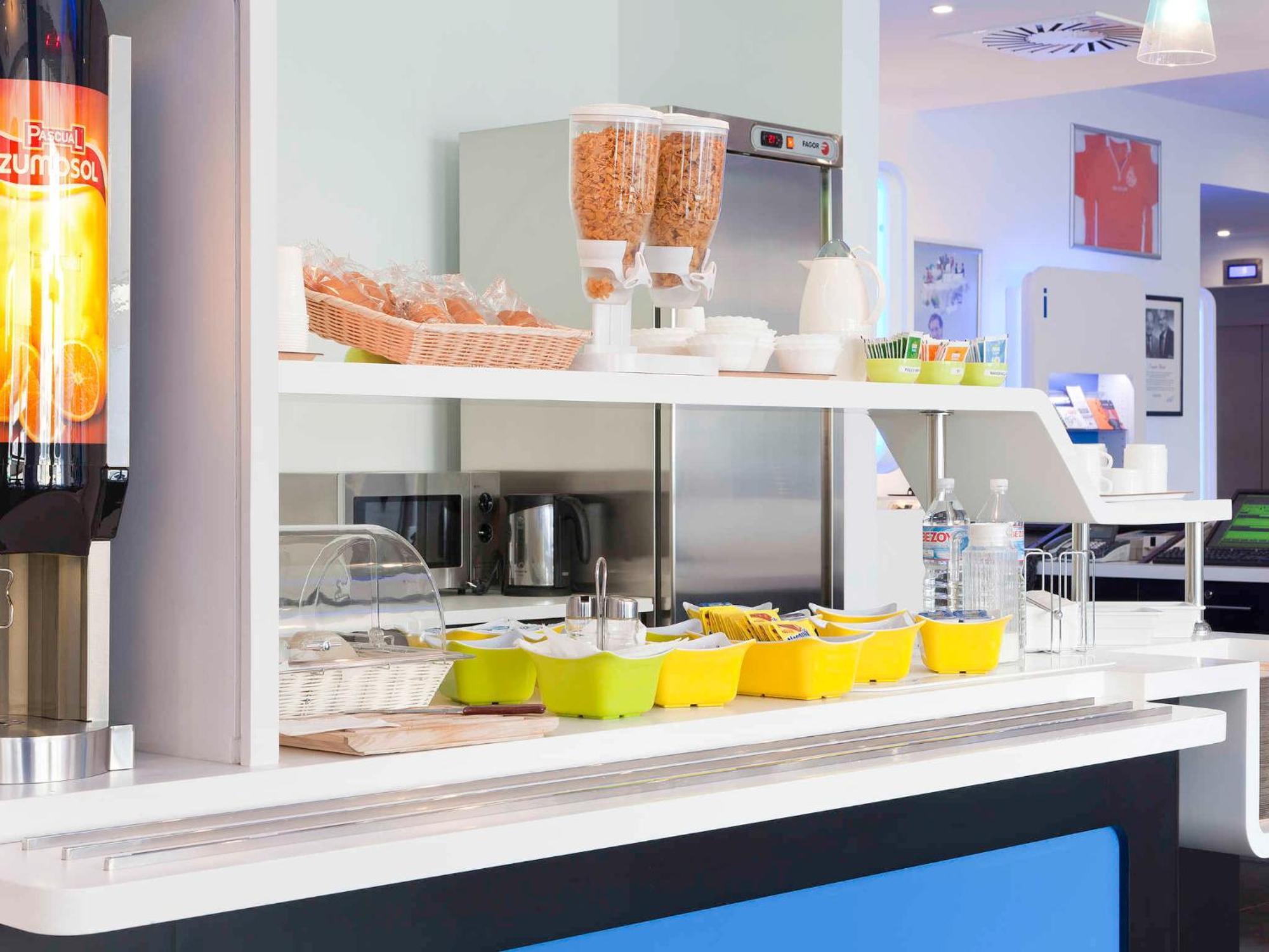 Ibis Budget Amberieu En Bugey/Chateau Gaillard A42 Ngoại thất bức ảnh