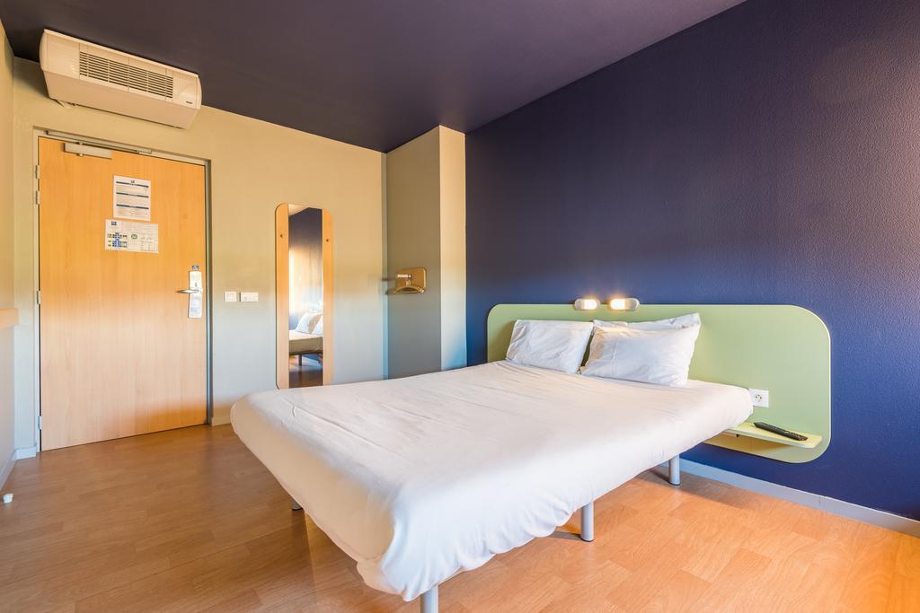 Ibis Budget Amberieu En Bugey/Chateau Gaillard A42 Ngoại thất bức ảnh